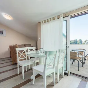 Konukevi La Perla Premium, Poreč