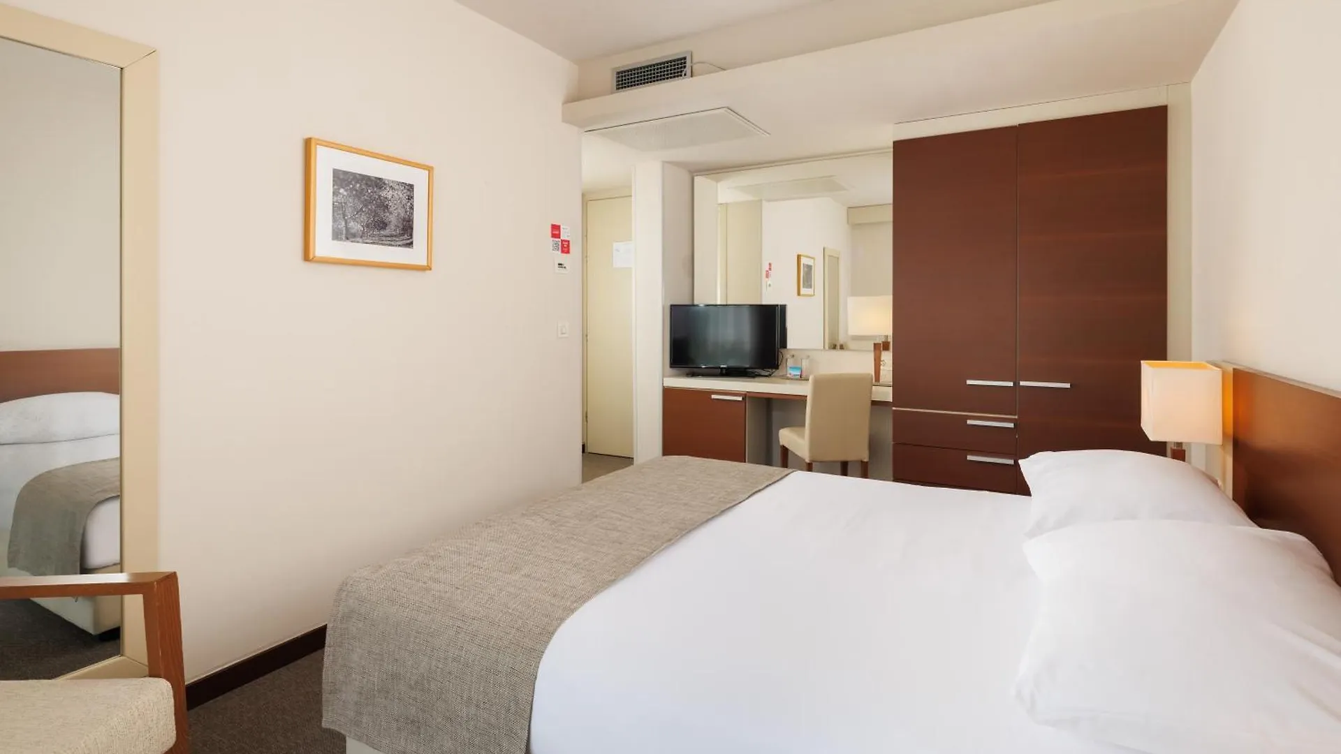 Hotel Albatros Plava Laguna Porec 4*,  Croatia