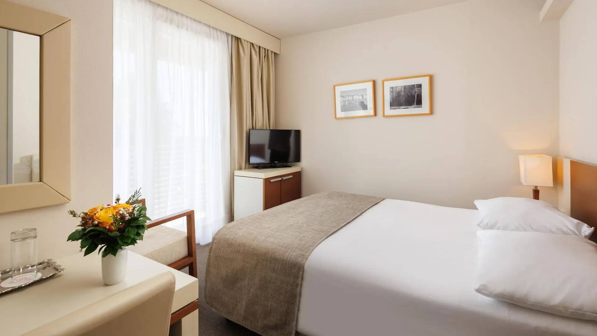 Hotel Albatros Plava Laguna Porec 4*,  Croatia